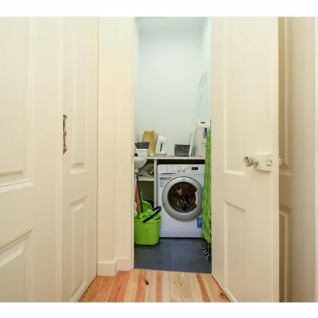 Houze_central In Alcantara Daire *